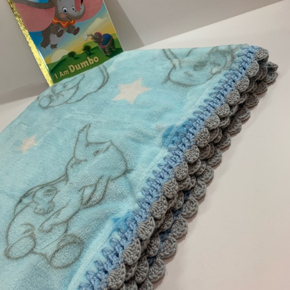 Disney Dumbo Crochet Baby Blanket Gift Set - Picture 10 of 14